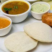 Idly(1) vada(2) or idly(2) vada(1) Combo